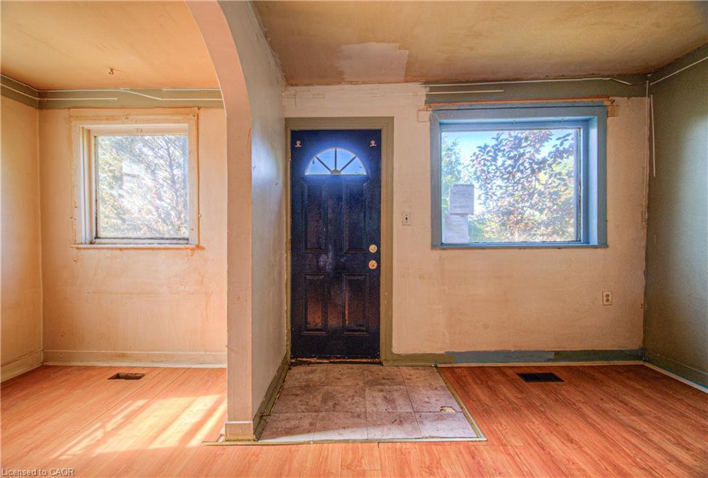 20 Beatty Avenue, Hamilton, ON - Indoor Photo Showing Other Room