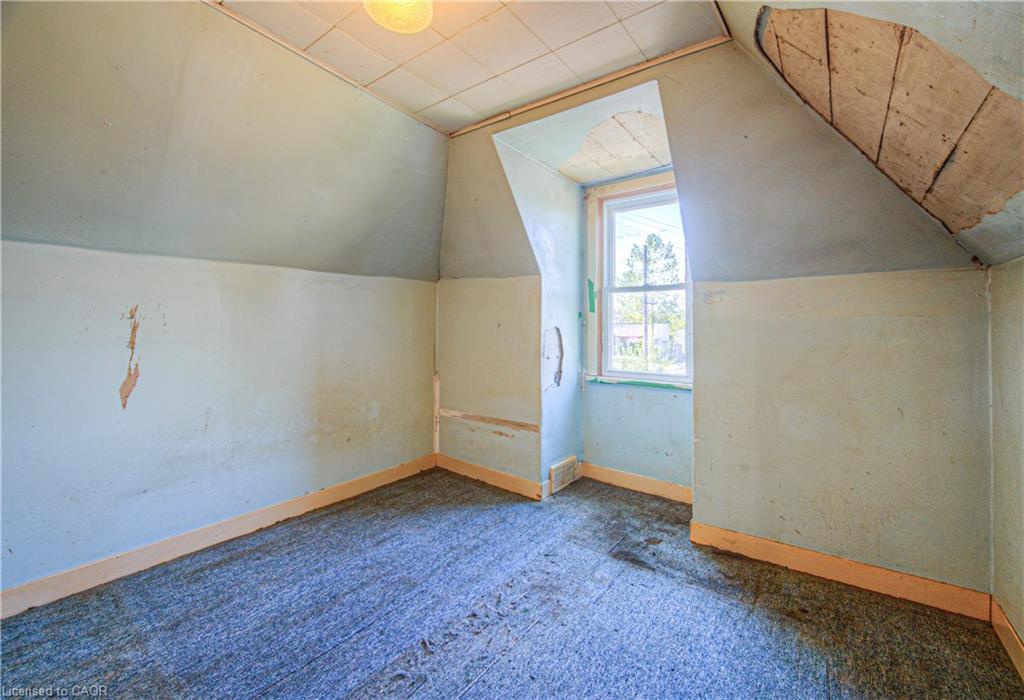 20 Beatty Avenue, Hamilton, ON - Indoor Photo Showing Other Room