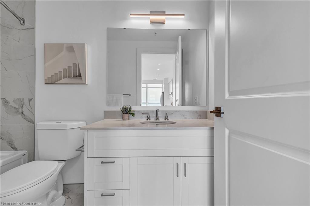 1414-15 Glebe Street, Cambridge, ON - Indoor Photo Showing Bathroom