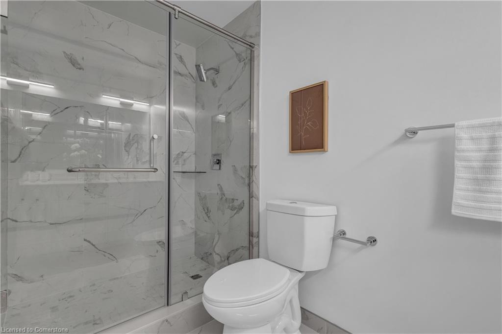 1414-15 Glebe Street, Cambridge, ON - Indoor Photo Showing Bathroom