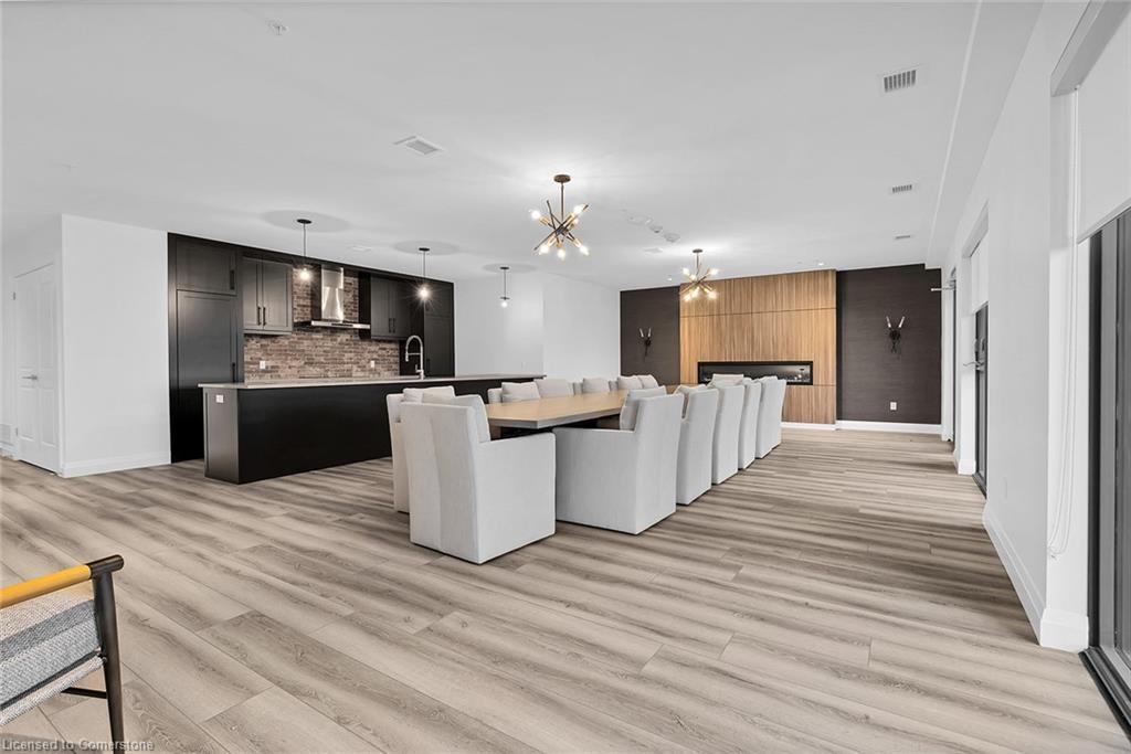 1414-15 Glebe Street, Cambridge, ON - Indoor Photo Showing Kitchen