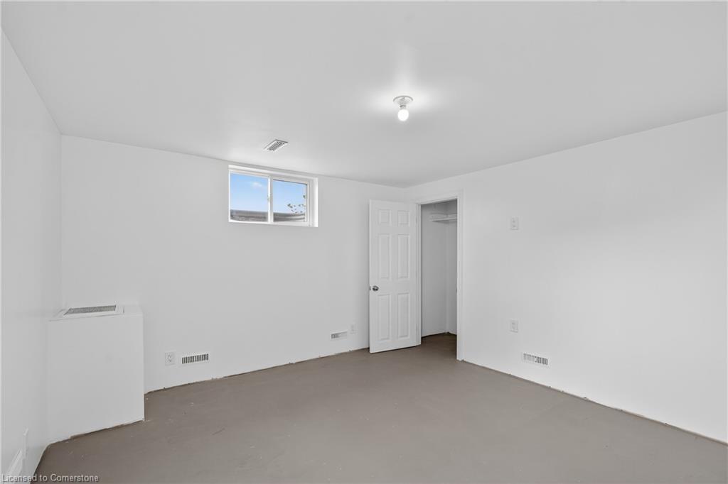 2041 Third Street Louth, St. Catharines, ON - Indoor Photo Showing Other Room