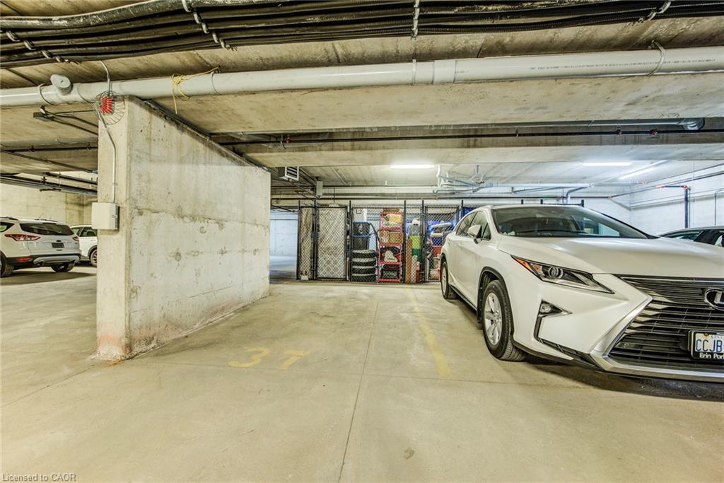 401-2 Colonial Drive, Guelph, ON - Indoor Photo Showing Garage