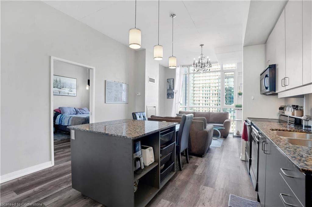 802-191 King Street S, Waterloo, ON - Indoor Photo Showing Kitchen With Upgraded Kitchen