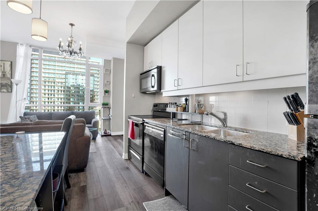 802-191 King Street S, Waterloo, ON - Indoor Photo Showing Kitchen With Double Sink With Upgraded Kitchen
