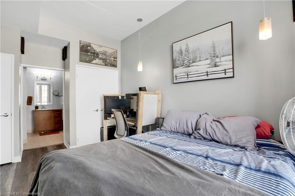 802-191 King Street S, Waterloo, ON - Indoor Photo Showing Bedroom