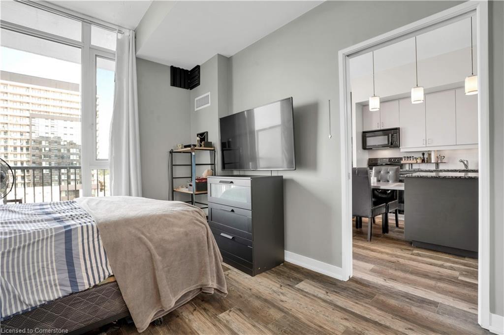 802-191 King Street S, Waterloo, ON - Indoor Photo Showing Bedroom