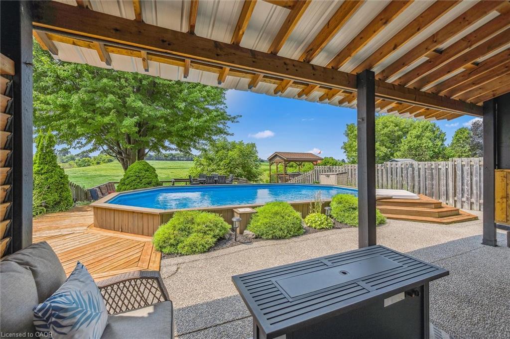 114 Delavan Drive, Cambridge, ON - Outdoor With Deck Patio Veranda With Exterior