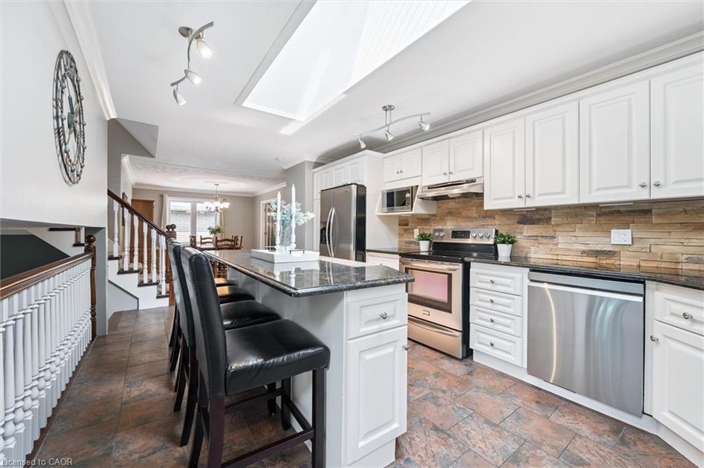 114 Delavan Drive, Cambridge, ON - Indoor Photo Showing Kitchen With Stainless Steel Kitchen With Upgraded Kitchen