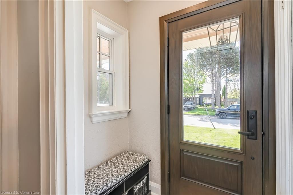 1153 Bellview Street, Burlington, ON - Indoor Photo Showing Other Room