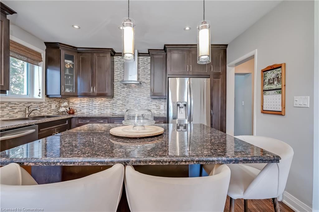 1153 Bellview Street, Burlington, ON - Indoor Photo Showing Kitchen With Stainless Steel Kitchen With Upgraded Kitchen