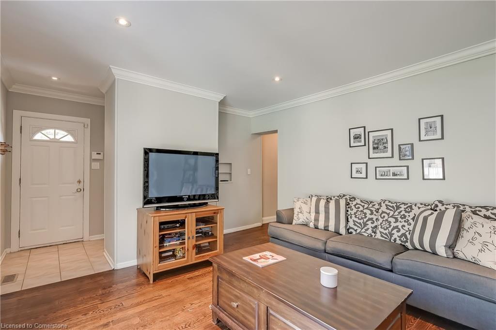 1153 Bellview Street, Burlington, ON - Indoor Photo Showing Living Room