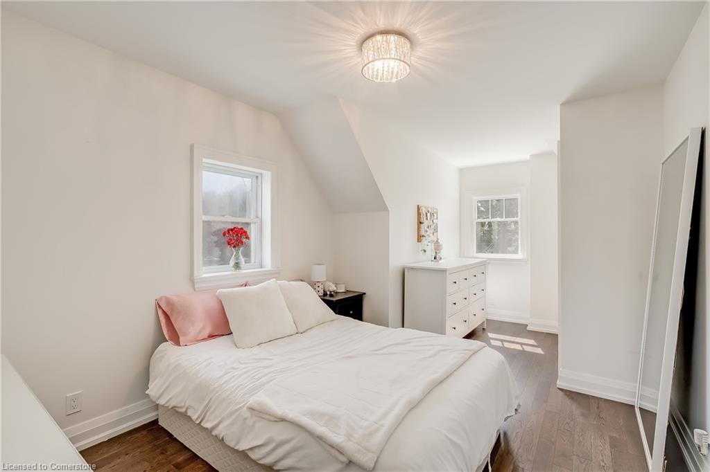 1153 Bellview Street, Burlington, ON - Indoor Photo Showing Bedroom