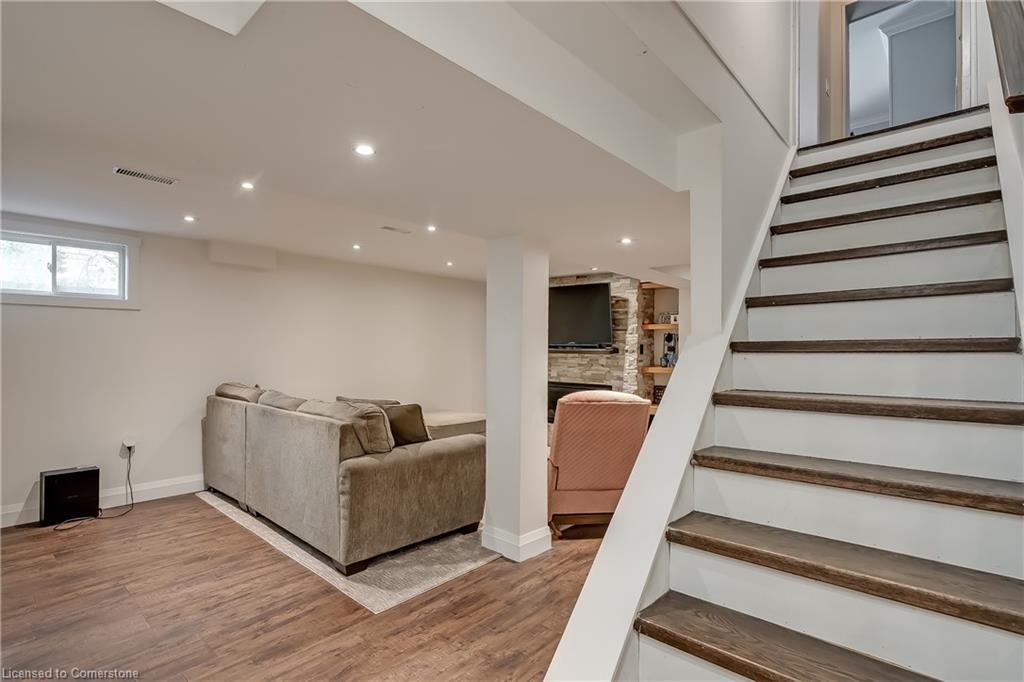 1153 Bellview Street, Burlington, ON - Indoor