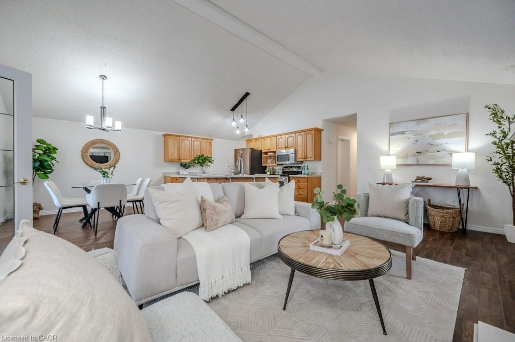 185 Wesley Crescent, Waterloo, ON - Indoor Photo Showing Living Room