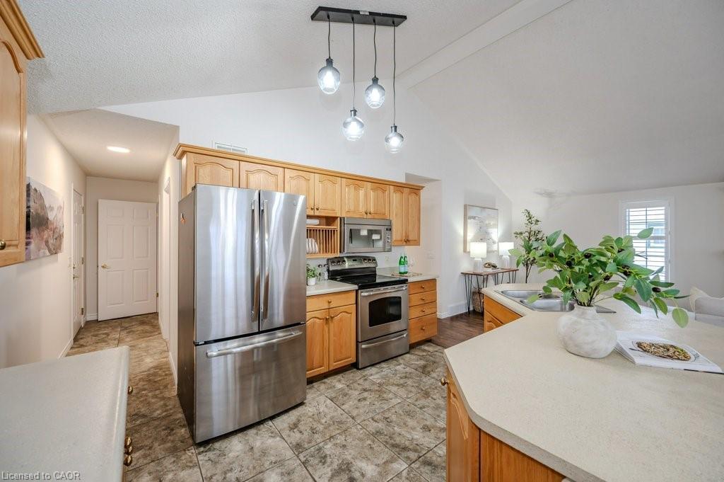 185 Wesley Crescent, Waterloo, ON - Indoor Photo Showing Kitchen