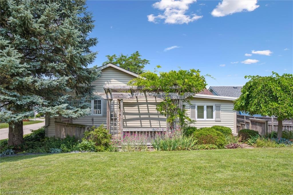 185 Wesley Crescent, Waterloo, ON - Outdoor