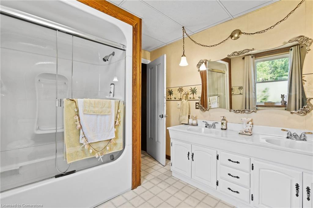 43030 Highway 3, Wainfleet, ON - Indoor Photo Showing Bathroom