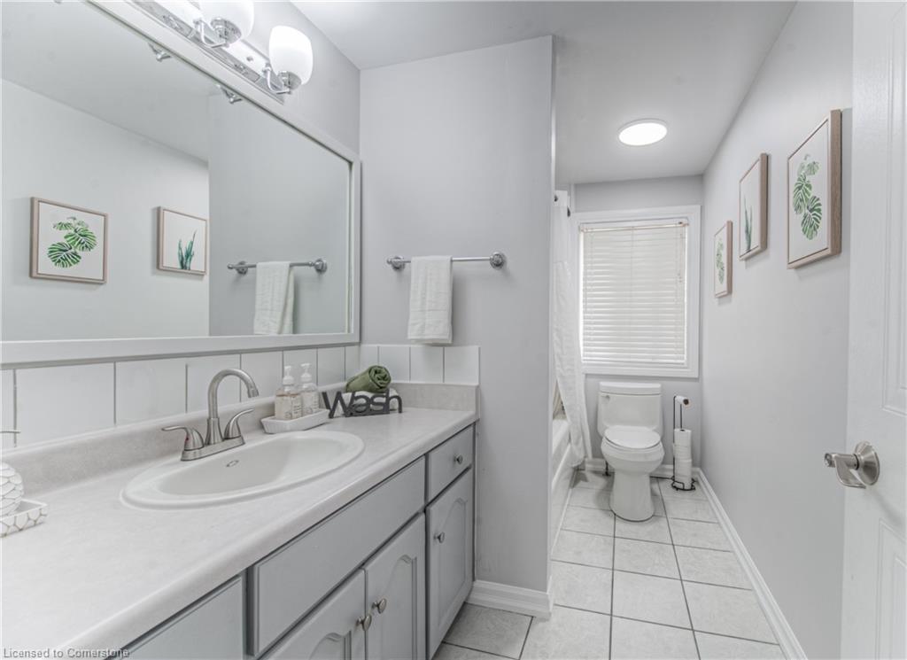 582 Drummerhill Crescent, Waterloo, ON - Indoor Photo Showing Bathroom