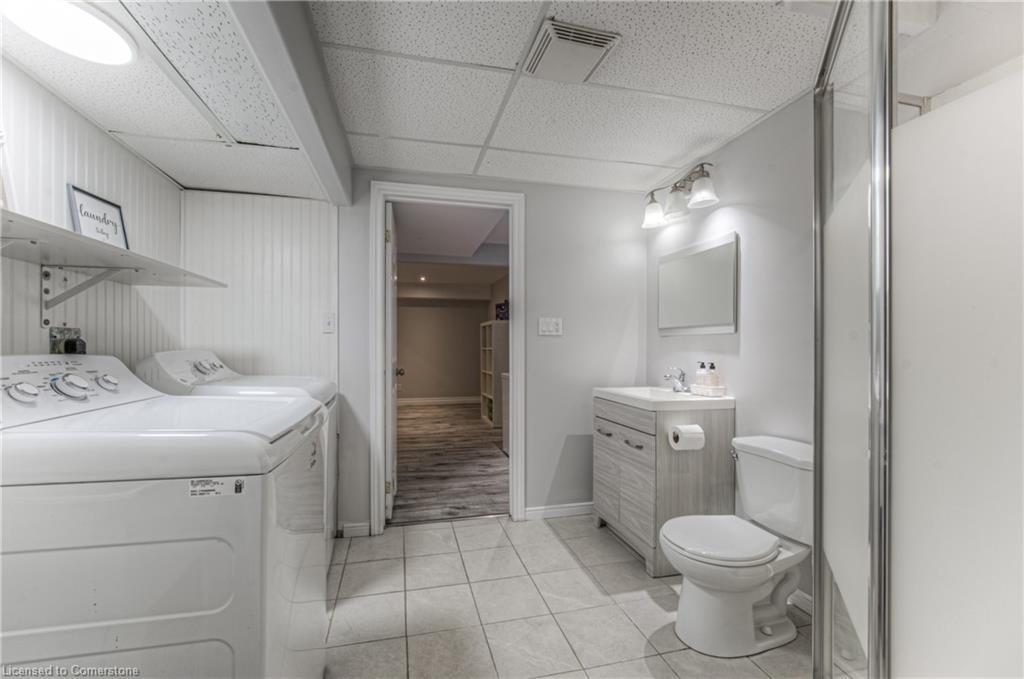 582 Drummerhill Crescent, Waterloo, ON - Indoor Photo Showing Laundry Room