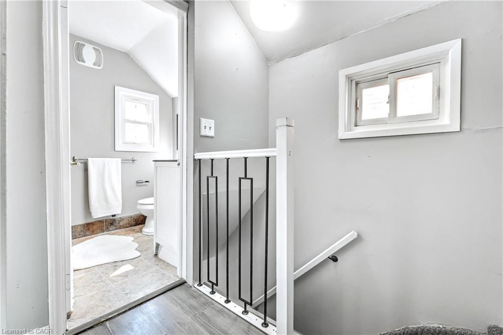 381 Herkimer Street, Hamilton, ON - Indoor Photo Showing Other Room