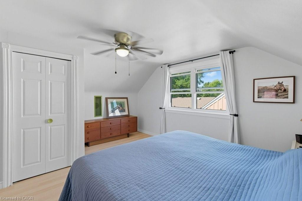478 East 37Th Street, Hamilton, ON - Indoor Photo Showing Bedroom