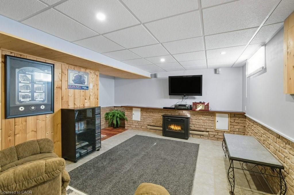 478 East 37Th Street, Hamilton, ON - Indoor With Fireplace