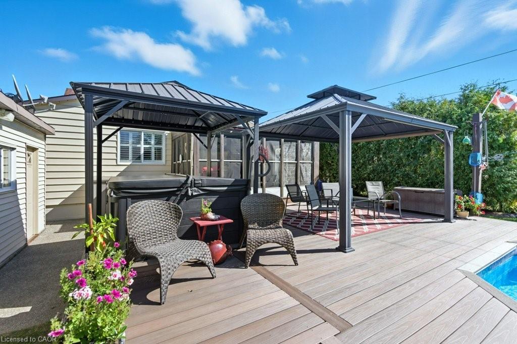 478 East 37Th Street, Hamilton, ON - Outdoor With Deck Patio Veranda