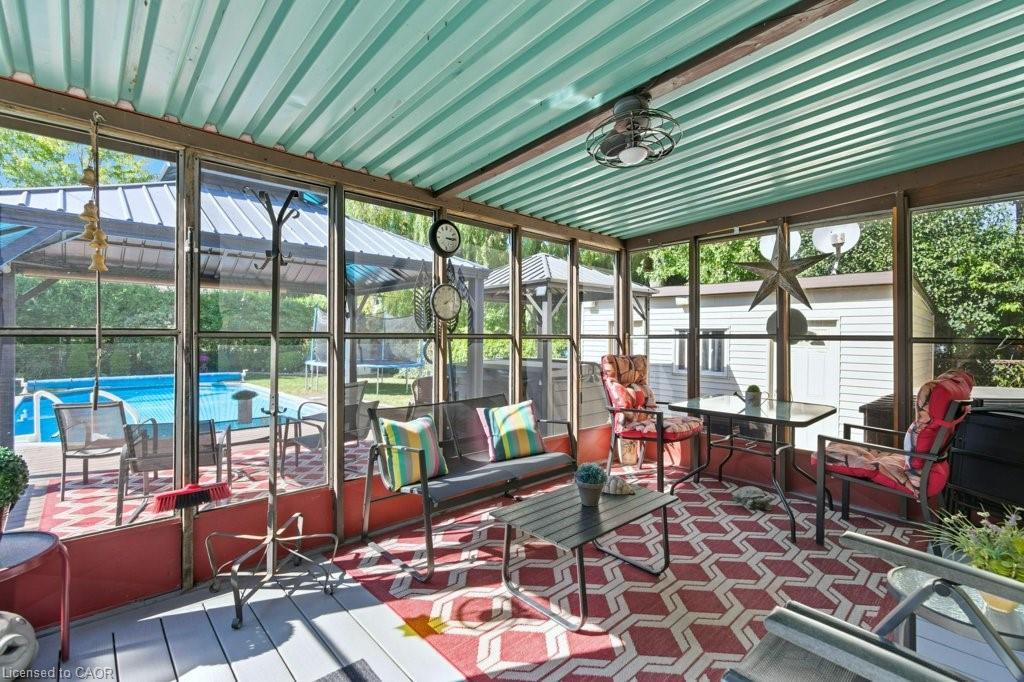 478 East 37Th Street, Hamilton, ON - With Deck Patio Veranda