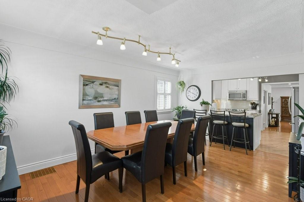 478 East 37Th Street, Hamilton, ON - Indoor Photo Showing Dining Room