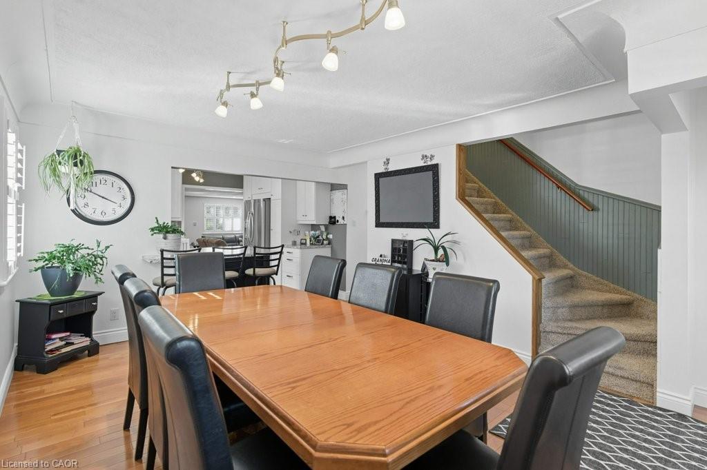 478 East 37Th Street, Hamilton, ON - Indoor Photo Showing Dining Room
