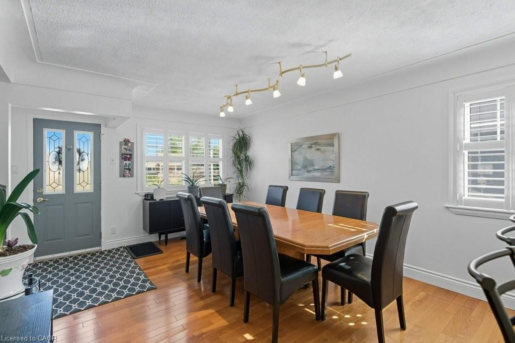 478 East 37Th Street, Hamilton, ON - Indoor Photo Showing Dining Room