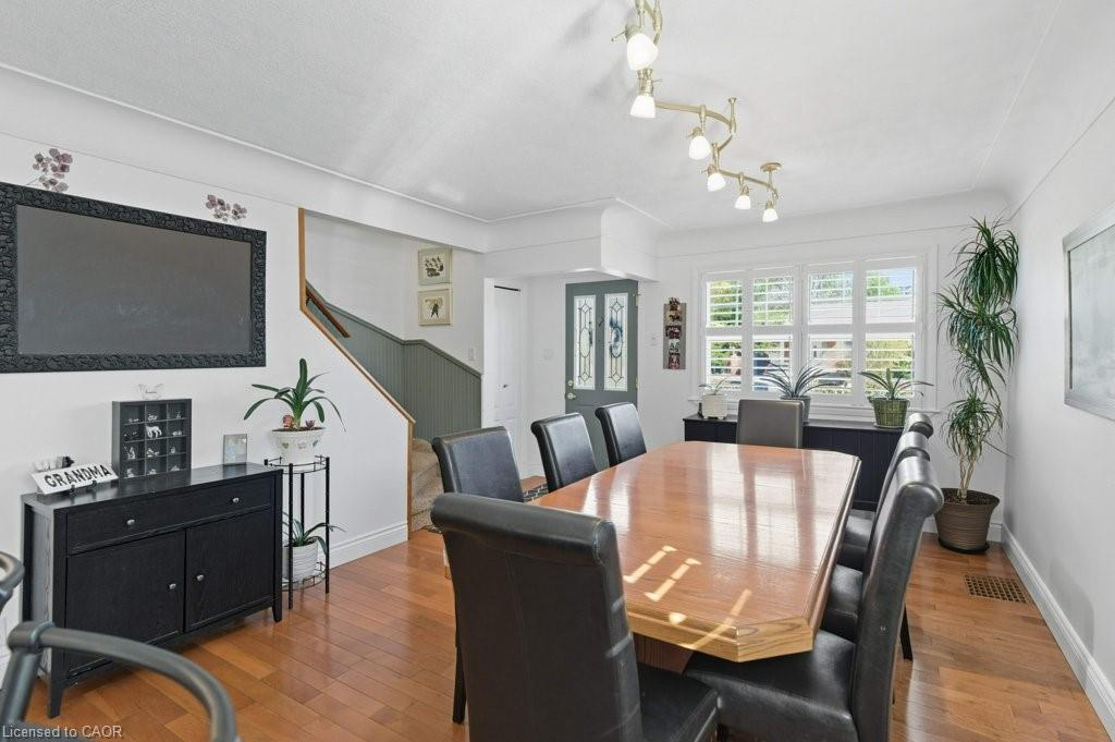 478 East 37Th Street, Hamilton, ON - Indoor Photo Showing Dining Room