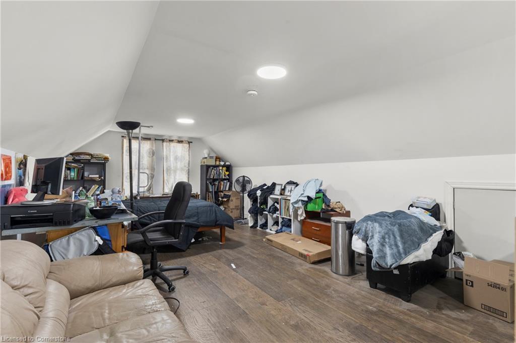 362 Carlton Street, St. Catharines, ON - Indoor