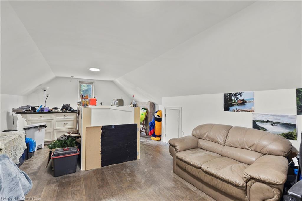 362 Carlton Street, St. Catharines, ON - Indoor