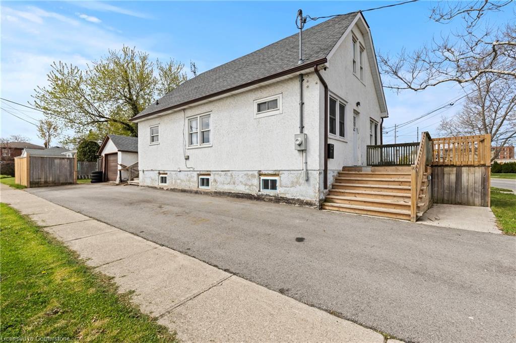 362 Carlton Street, St. Catharines, ON - Outdoor