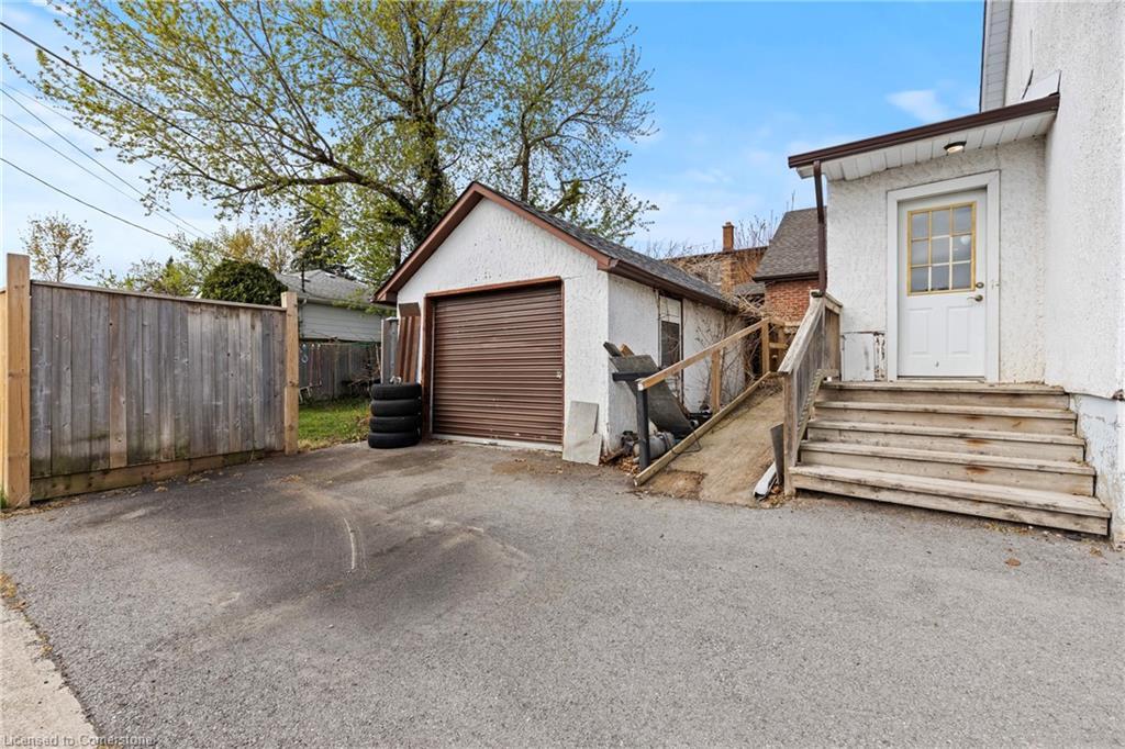 362 Carlton Street, St. Catharines, ON - Outdoor
