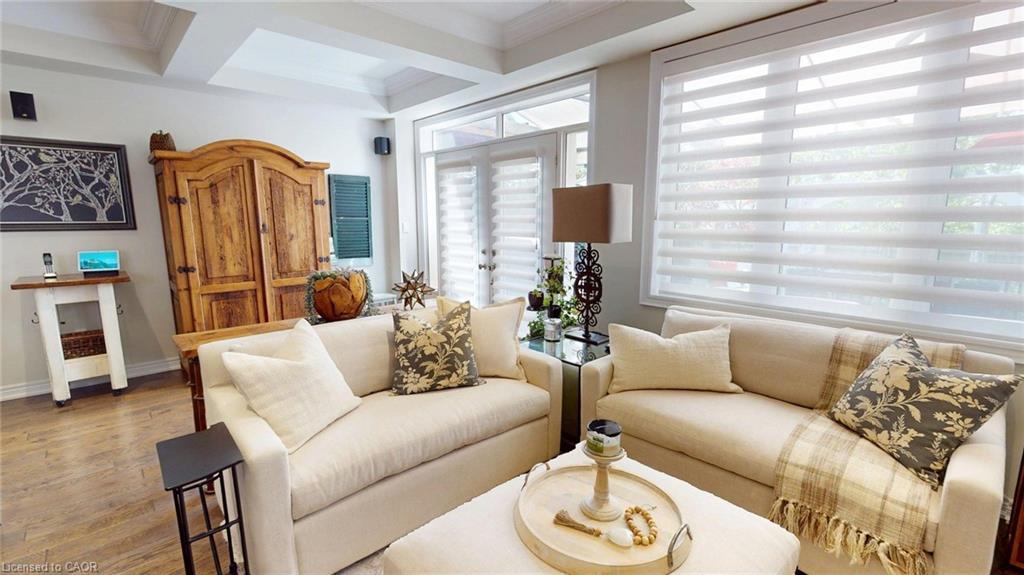 131 Mcpherson Road, Caledon, ON - Indoor Photo Showing Living Room