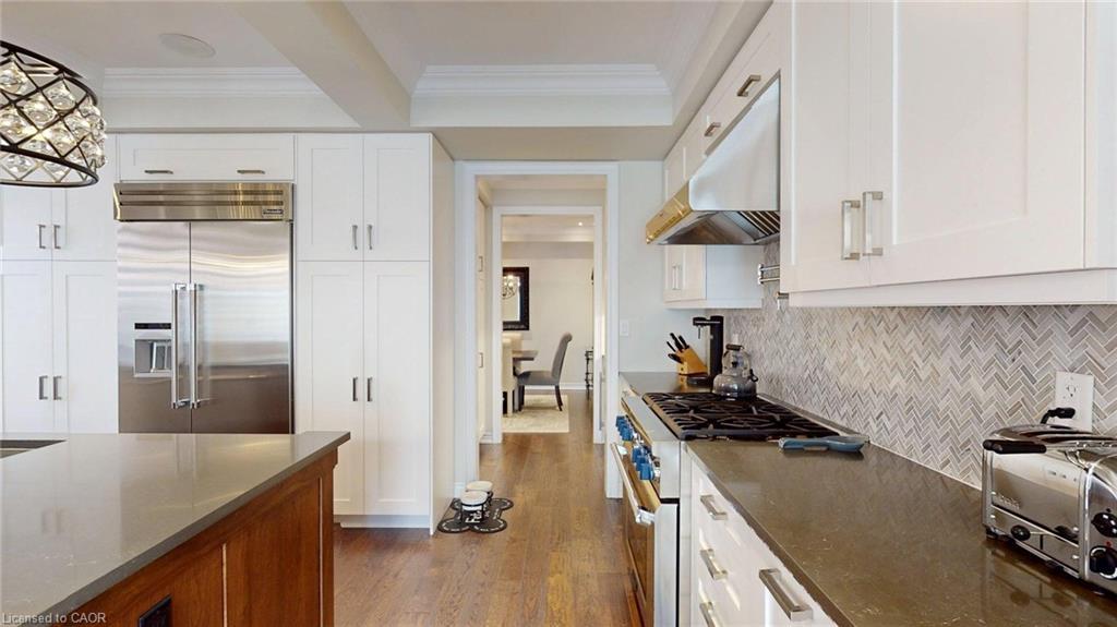 131 Mcpherson Road, Caledon, ON - Indoor Photo Showing Kitchen With Upgraded Kitchen