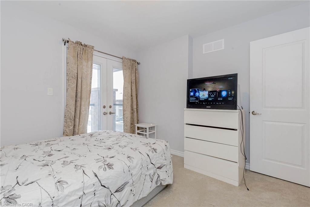 87 Renfrew Trail, Welland, ON - Indoor Photo Showing Bedroom
