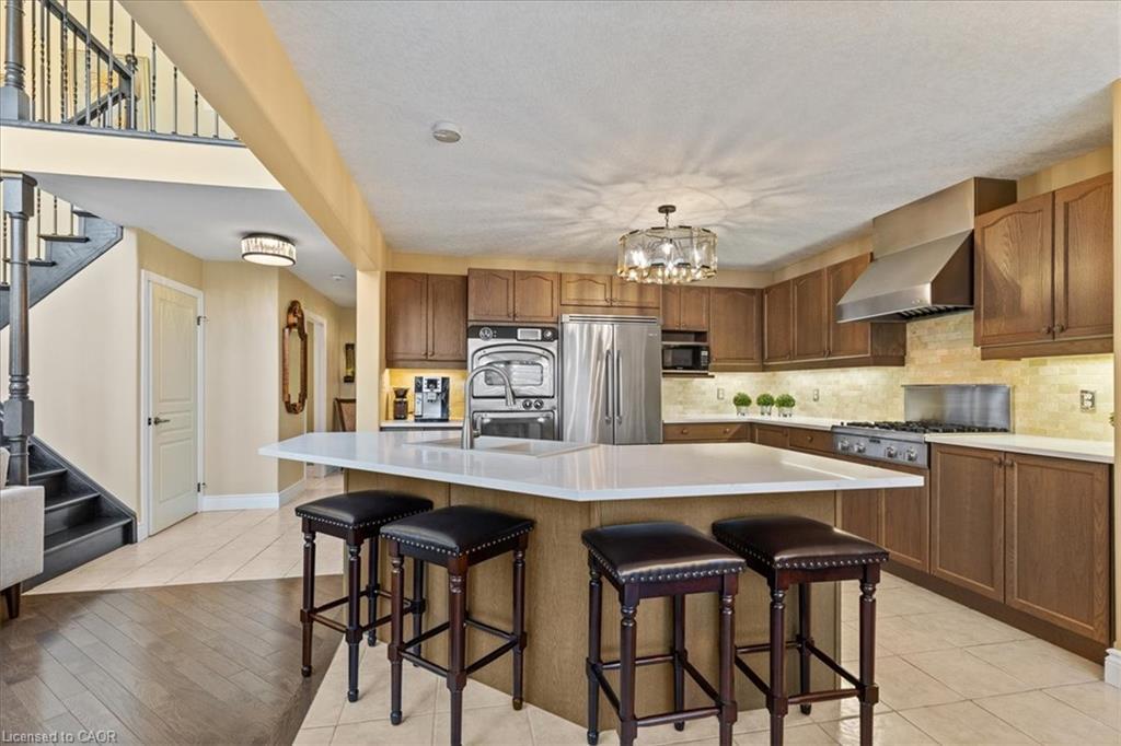 118 Banffshire Street, Kitchener, ON - Indoor Photo Showing Kitchen