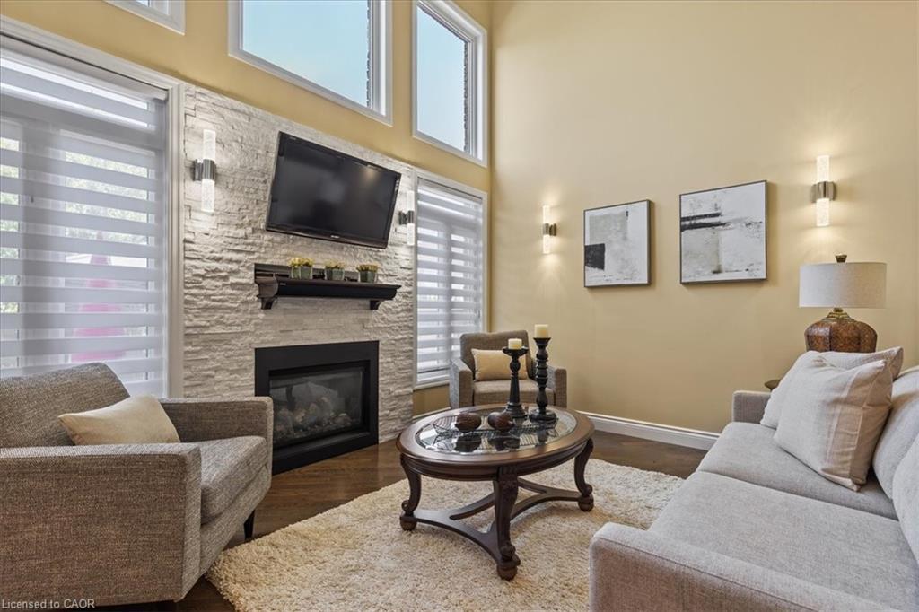 118 Banffshire Street, Kitchener, ON - Indoor Photo Showing Living Room With Fireplace
