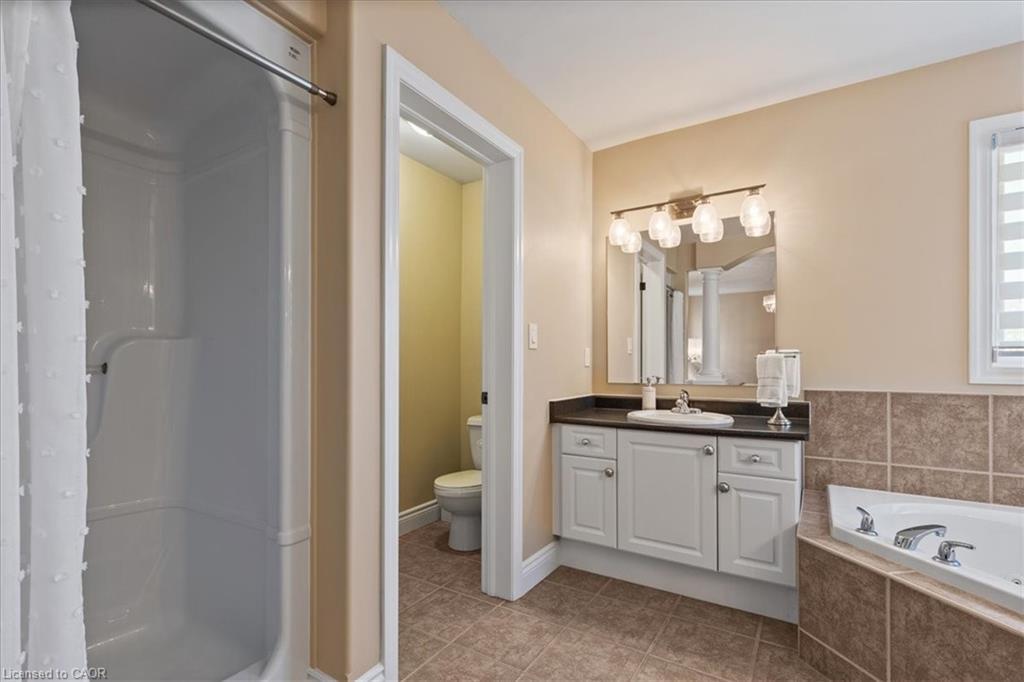 118 Banffshire Street, Kitchener, ON - Indoor Photo Showing Bathroom