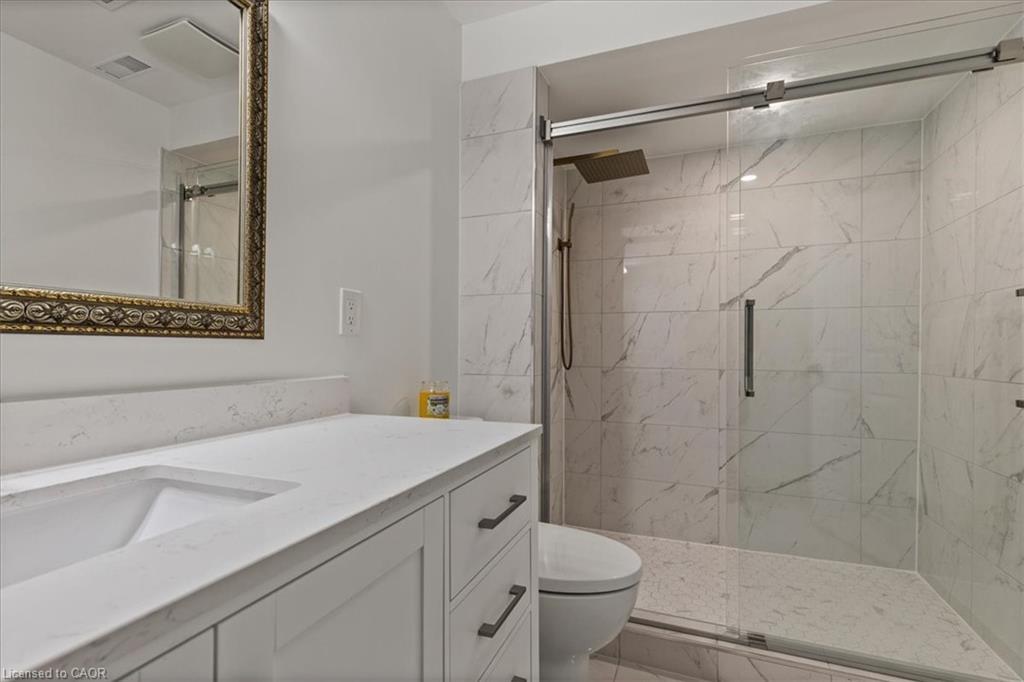 118 Banffshire Street, Kitchener, ON - Indoor Photo Showing Bathroom