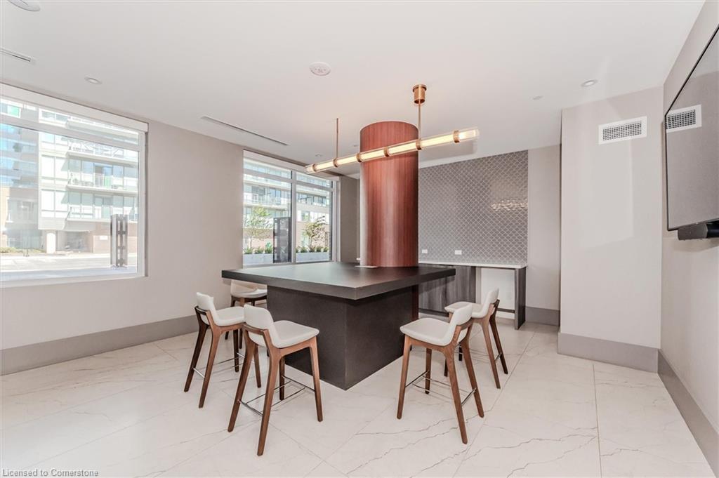 323-55 Duke Street, Kitchener, ON - Indoor Photo Showing Dining Room