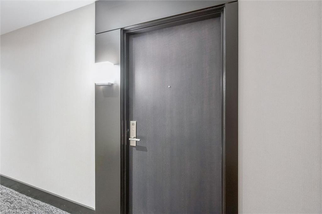 323-55 Duke Street, Kitchener, ON - Indoor Photo Showing Other Room