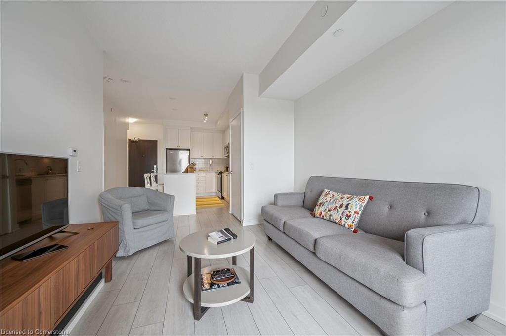 323-55 Duke Street, Kitchener, ON - Indoor Photo Showing Living Room