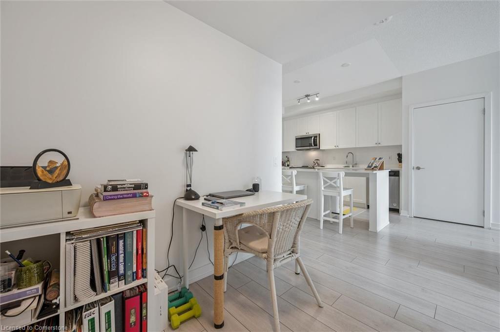 323-55 Duke Street, Kitchener, ON - Indoor