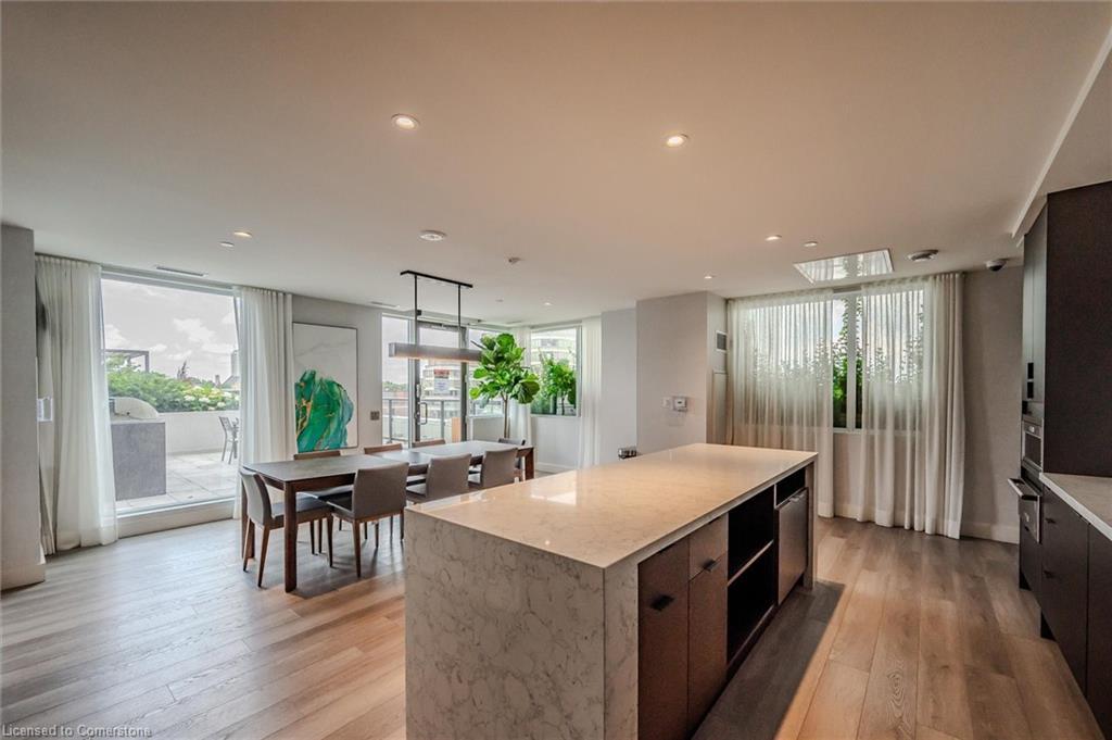 323-55 Duke Street, Kitchener, ON - Indoor