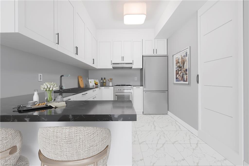 340 Capella Street, Newmarket, ON - Indoor Photo Showing Kitchen